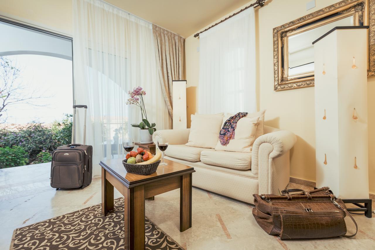 بيت شباب Bellapais Gardens المظهر الخارجي الصورة